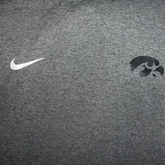 New Iowa Hawkeyes Sleeveless Nike Dri-Fit Shirts - Go Hawks !! - Iowa Hawkeyes ! - Picture 2 of 7